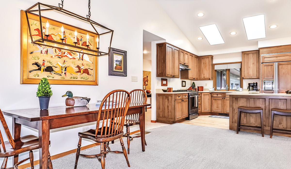Open concept kitchen and eating area.