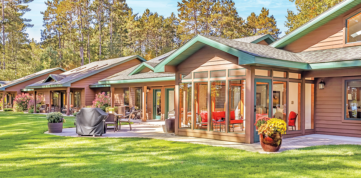 Luxurious Lakeside Getaway