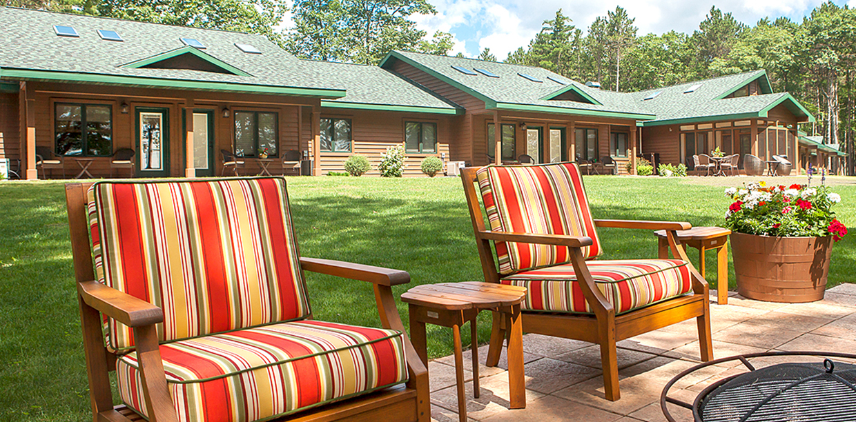 Luxurious Lakeside Getaway