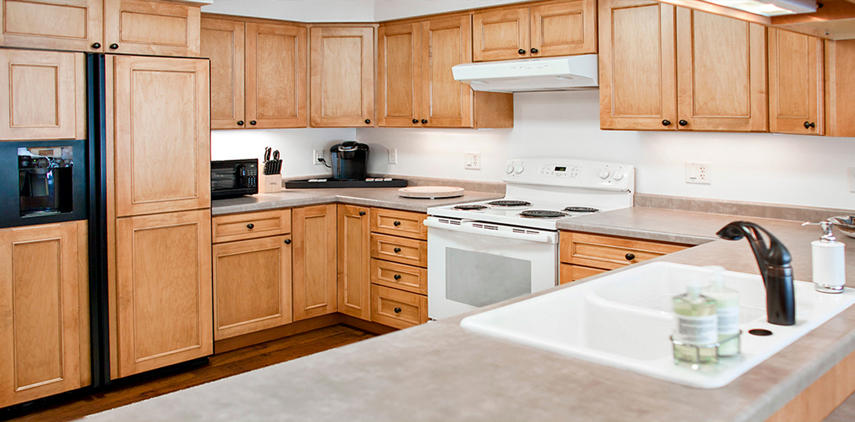 Luxurious Lakeside Getaway