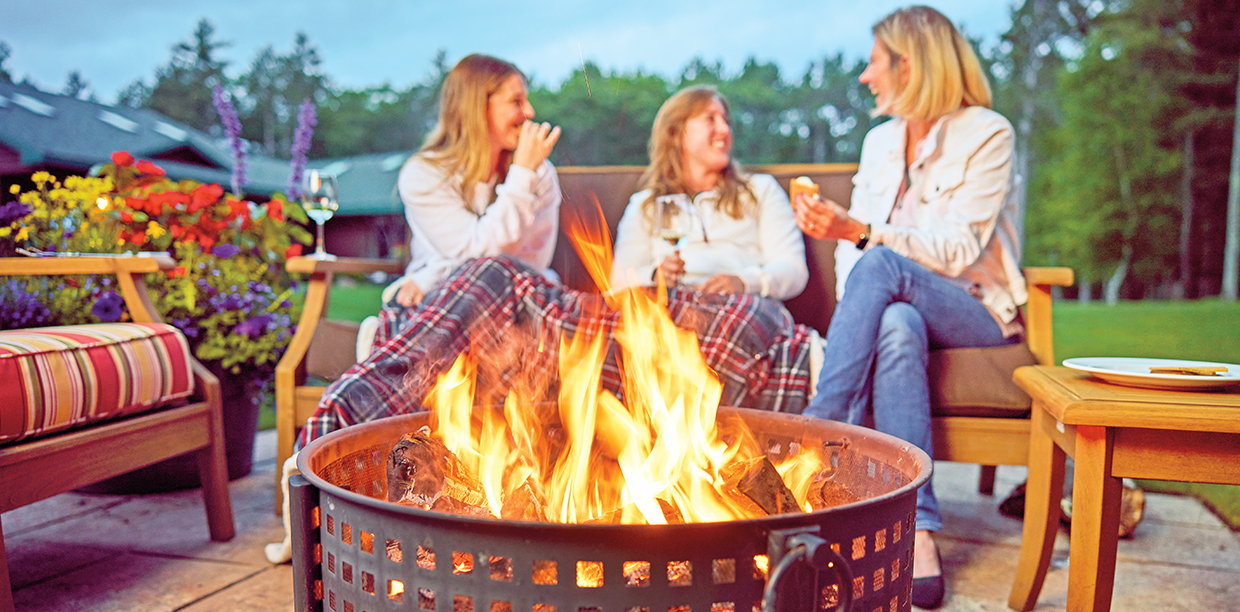 Luxurious Lakeside Getaway