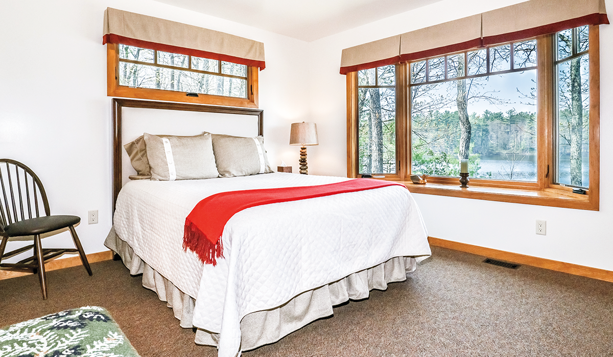 Wake up to gorgeous lake views.